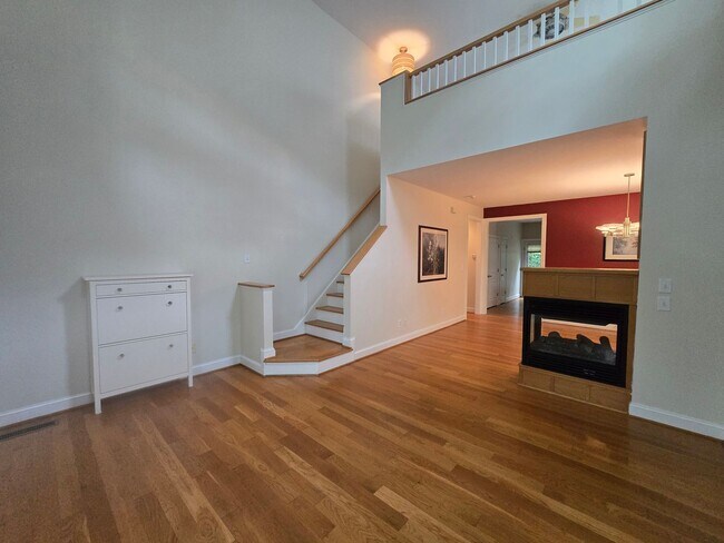 Foto del edificio - Stylish 3BR, 3BA Townhouse – Prime Location Near Durham & Chapel Hill!