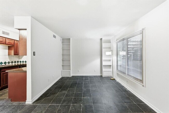 Foto del edificio - 505 W 7th St