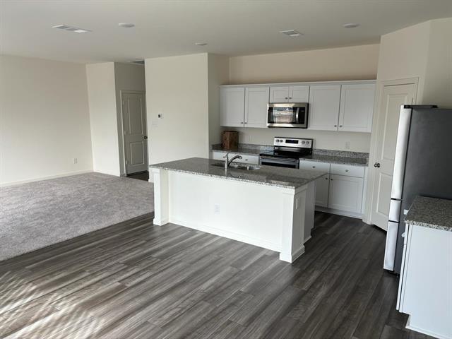 Foto del edificio - 2118 Revere Dr