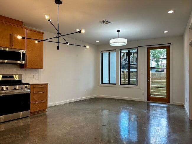 Building Photo - 101 Hamilton Pl