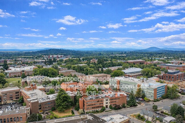 Foto del edificio - 205 NW Kings Blvd