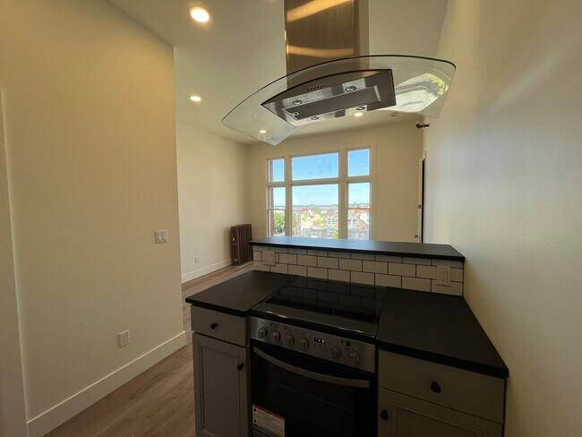 Foto del edificio - Newly Remodeled Modern Studio Apartment in Downtown Bellingham