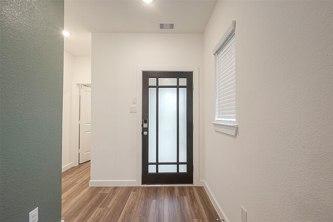 Foto del edificio - 516 Timber Voyage Ct