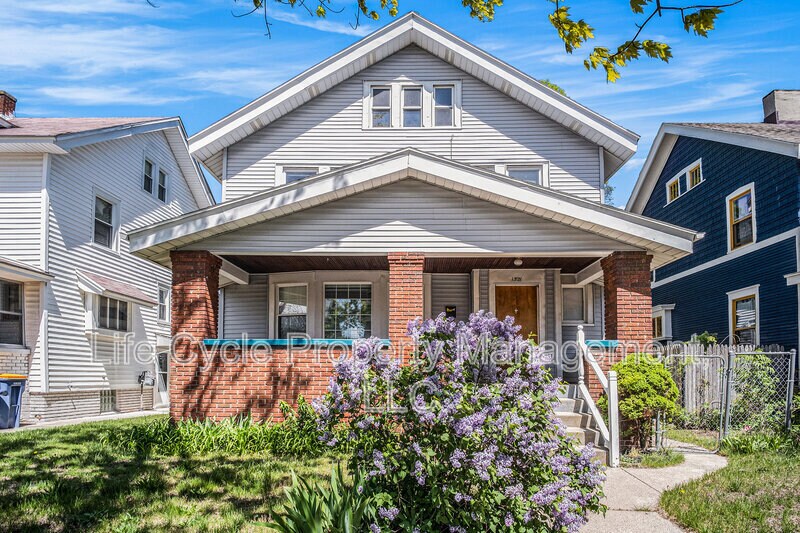Foto principal - 1321 Bemis St SE