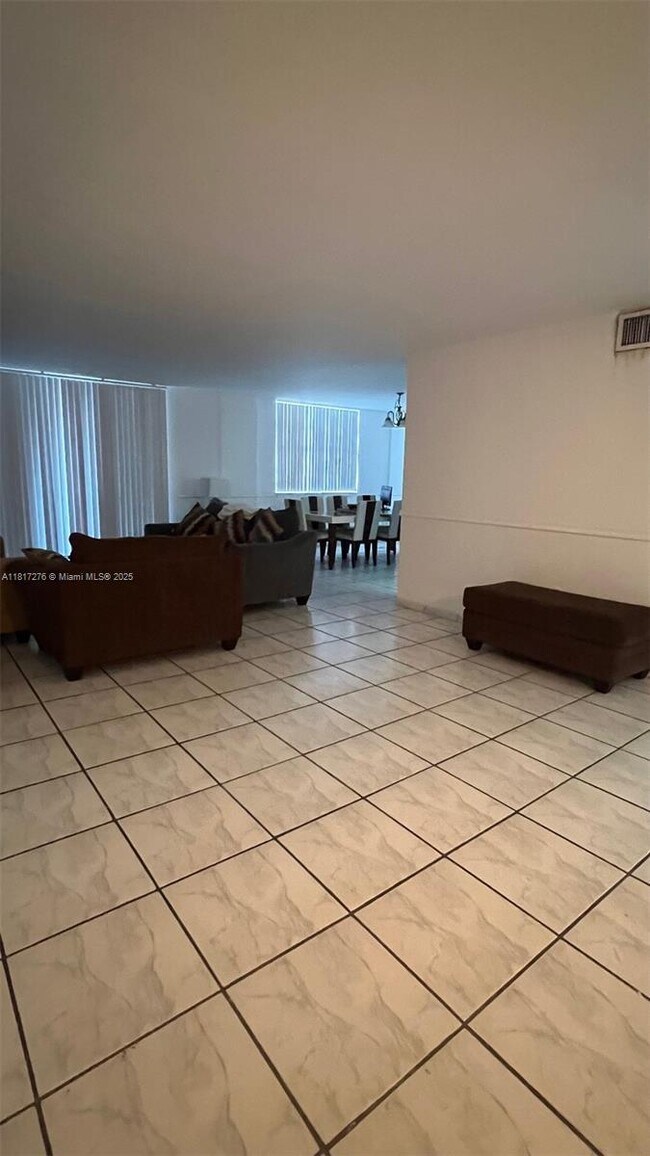 Building Photo - 5825 Collins Ave