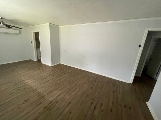 Building Photo - 1722 Dixie Dr