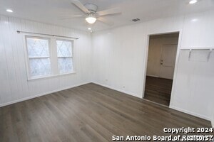 Building Photo - 1135 Gladstone Ave