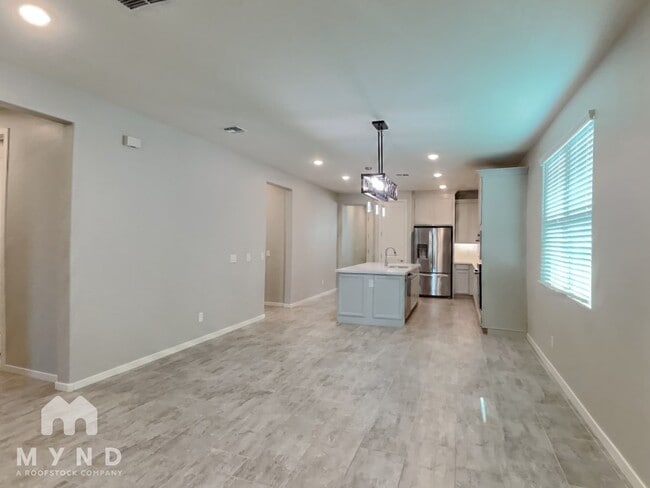 Foto del edificio - 9520 Thatcher Ave