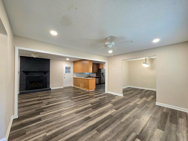 Building Photo - 3 Valleybrook Ct