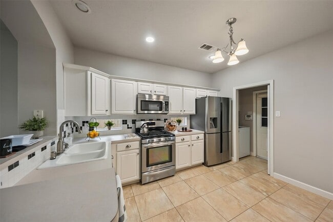 Building Photo - 2351 Summit Way Ct