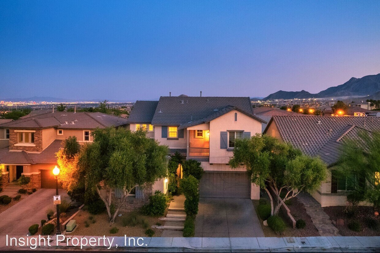 4 br, 3.5 bath House 10335 Artful Stone House Rental in Las