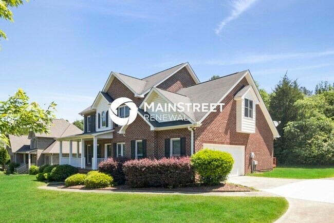 Foto del edificio - 5 Bedroom Pet-Friendly Home in Charlotte, NC with Main Street Renewal