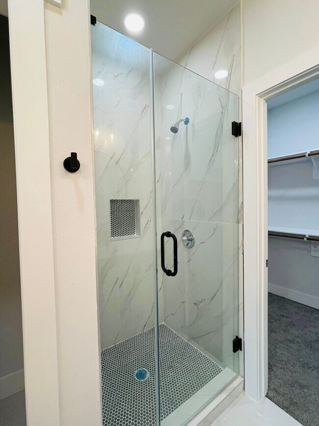 Building Photo - 8131 St Louis St