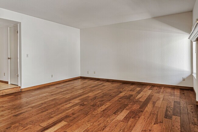 Foto del edificio - 111 Bean Creek Rd
