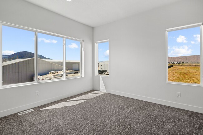 Foto del edificio - 521 W 1760 N