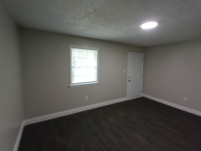 Foto del edificio - 47 Oakwood Dr