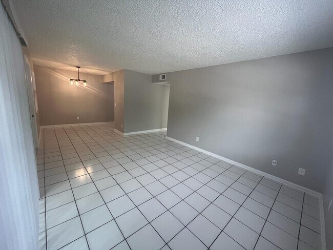Foto del edificio - 1415 Lake Ave