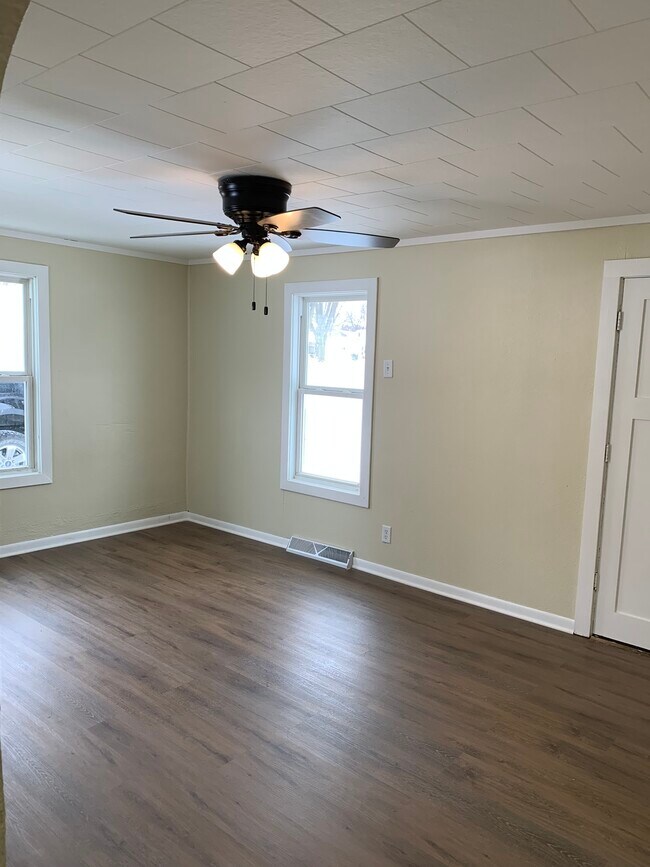 Living Room - 112 Pioneer St