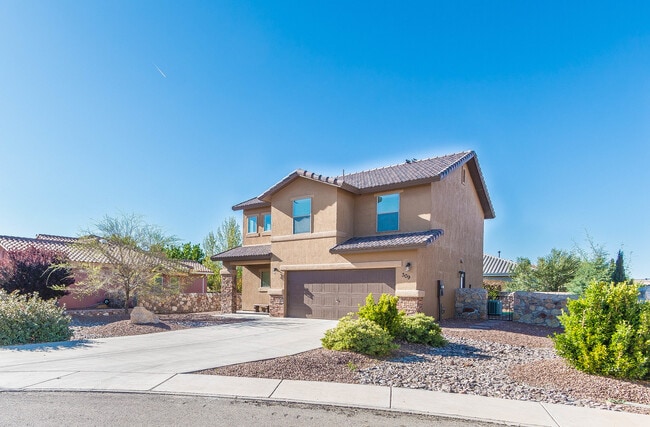 Building Photo - All the amenities at a great price