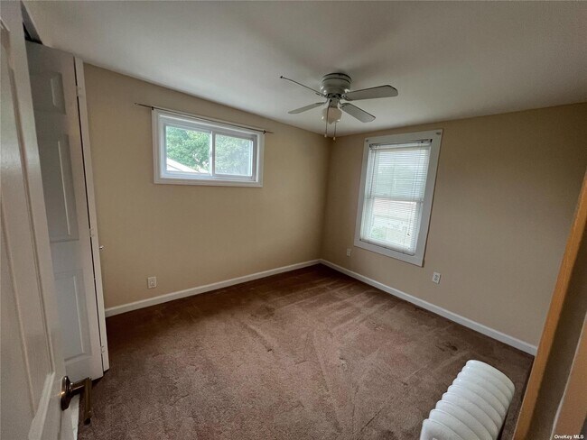 Building Photo - 167 N Elm St