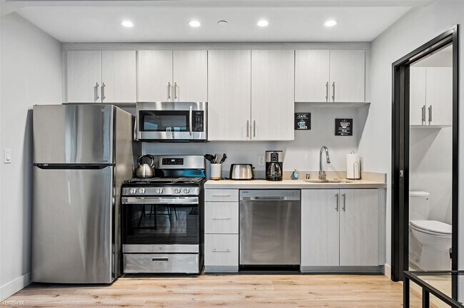 Foto del edificio - Studio, 1 bath Condo - 483 Washington Boul...