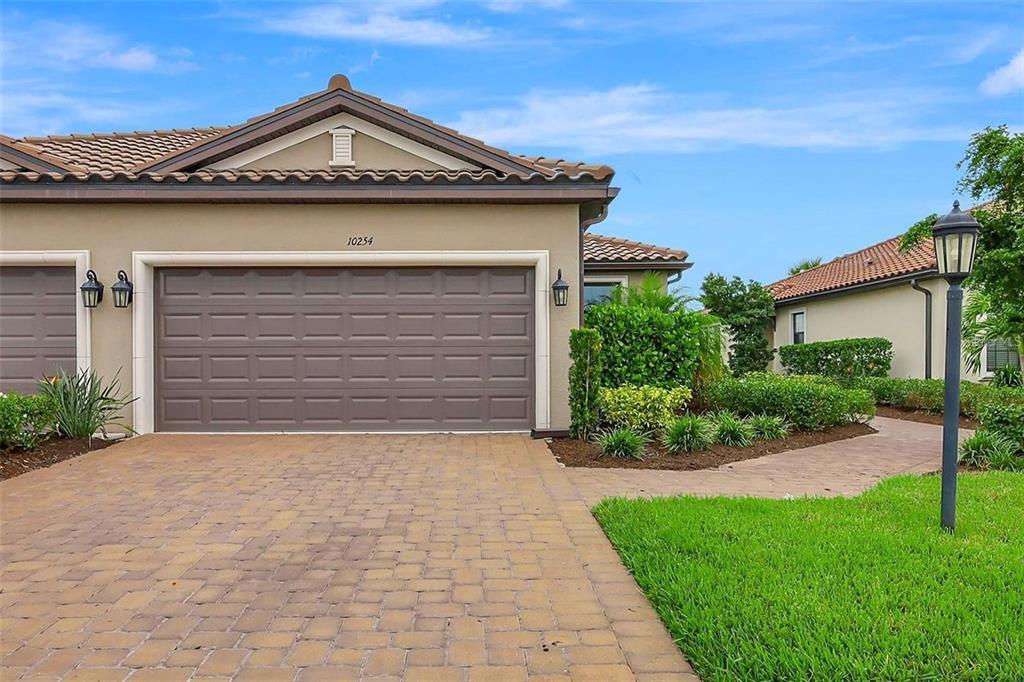 Foto principal - 10254 Morning Mist Ln