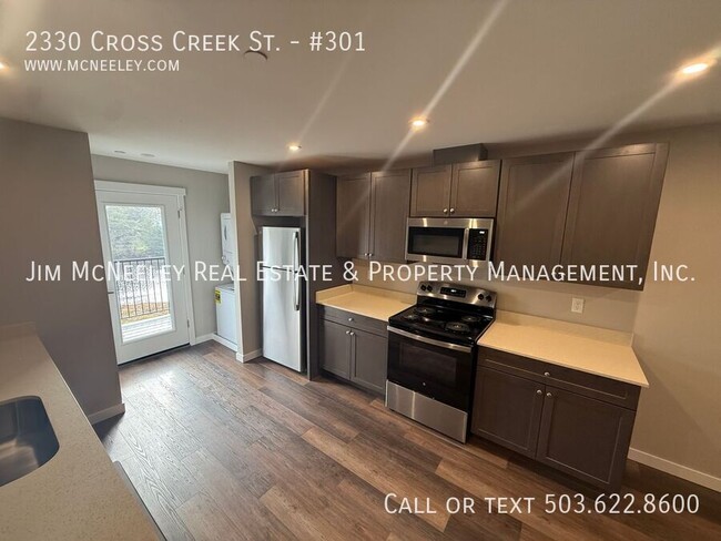 Building Photo - 2330 Cross Creek St