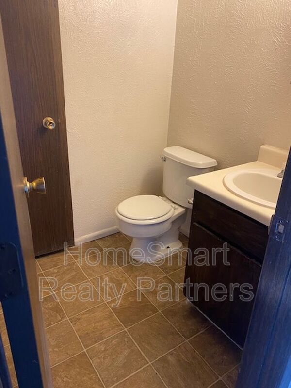 Building Photo - 175 B Grn