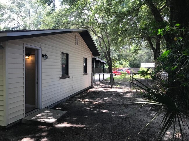 Building Photo - 507 Fir Ave