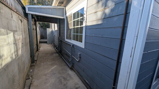 Foto del edificio - 392 West Center Ave