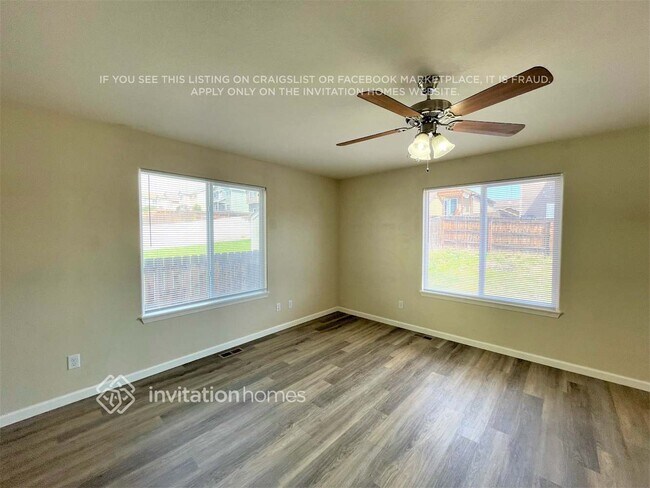 Foto del edificio - 9242 Waters Edge Dr