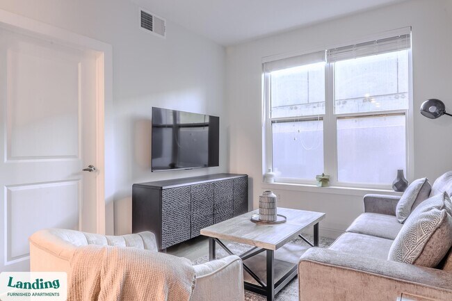 Building Photo - 210 E Green St