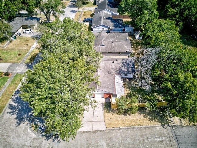 Foto del edificio - 8415 Bronson St