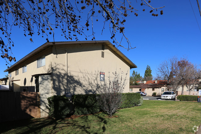 Foto del edificio - La Hacienda Apartments