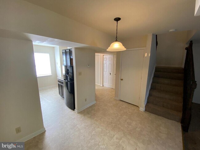 Foto del edificio - 2245 Rock Creek Rd