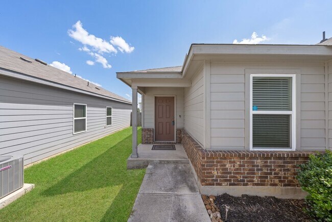Building Photo - Spacious 3-Bed Home with Pool Access, Trails, and Fenced Yard in Converse