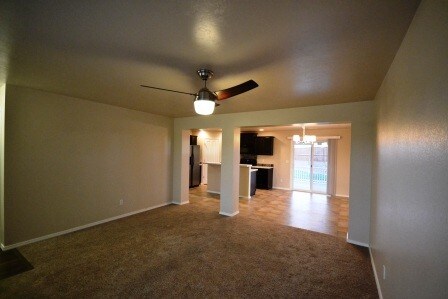 Foto del edificio - 403 W Ramsbrook St