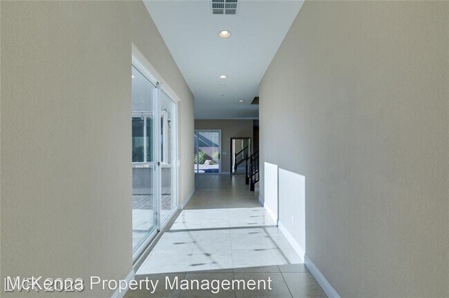 Building Photo - 4 br, 3 bath House - 1919 Foro Romano St