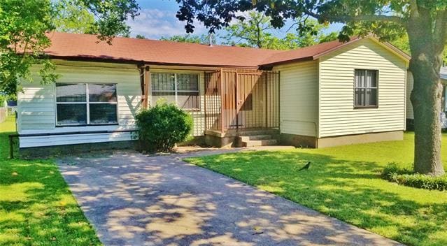 Building Photo - 12116 Hoblitzelle Dr