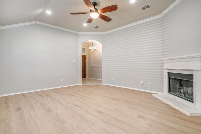 Building Photo - Beautiful Home in Gated Hidden Cove- Frisco 75036