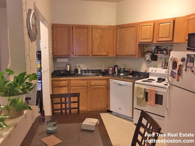 Photo - 1589 Beacon St Apartment