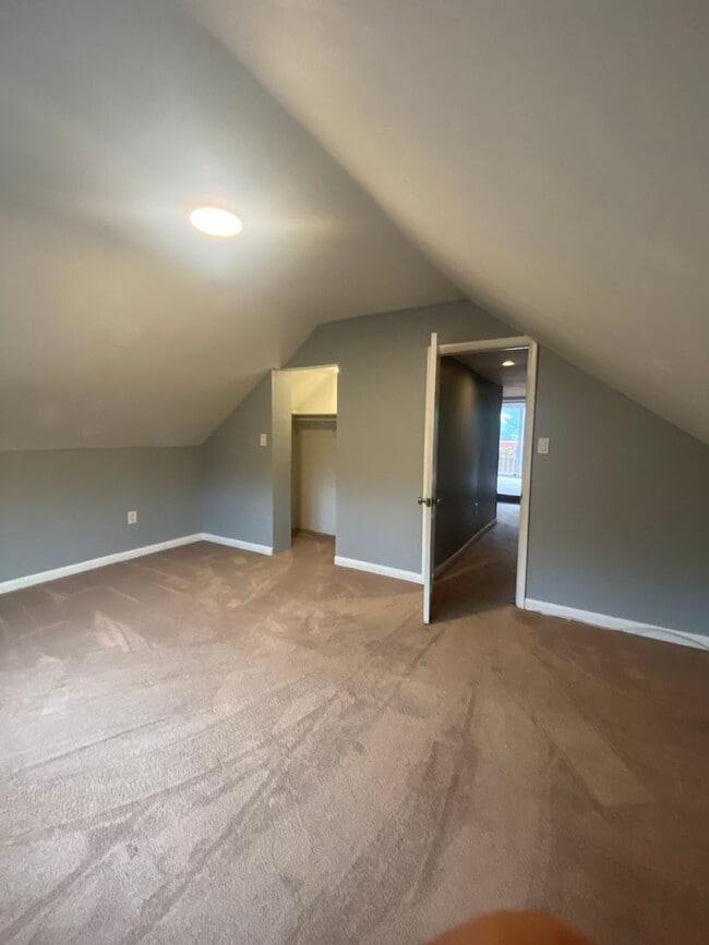 Building Photo - 233 S State Rd