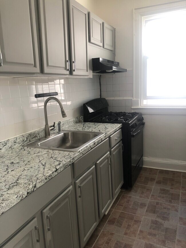 Kitchen - 144 Kenilworth Plz