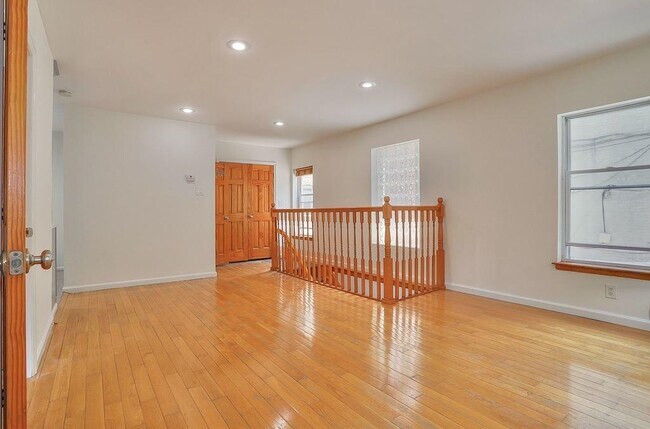 Foto del edificio - 108 Hutton St
