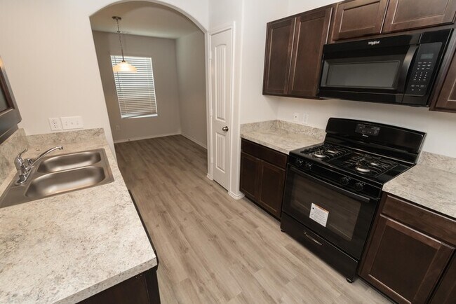 Foto del edificio - 16902 Lacey Bell Ln