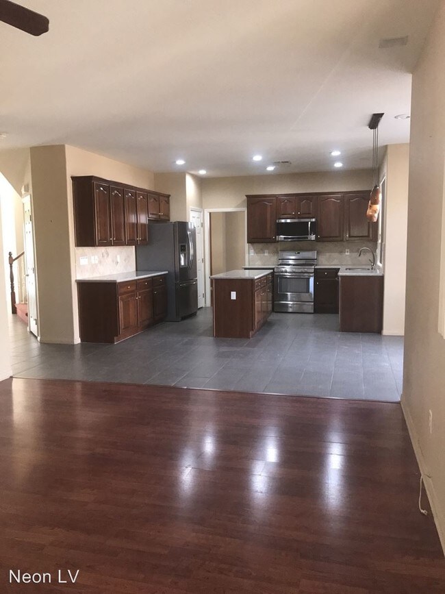 Foto del edificio - 9640 Windom Point Ave