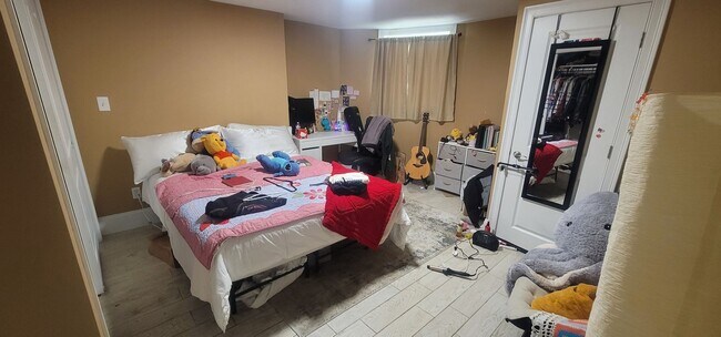 Foto del edificio - Massive Luxury Apt in Packards Corner Near BU!  Central AC & Heat, XL Rooms!