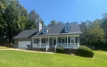 Building Photo - 814 N Greenbriar St