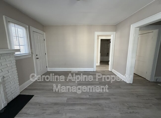 Building Photo - 1621 N Hamilton St