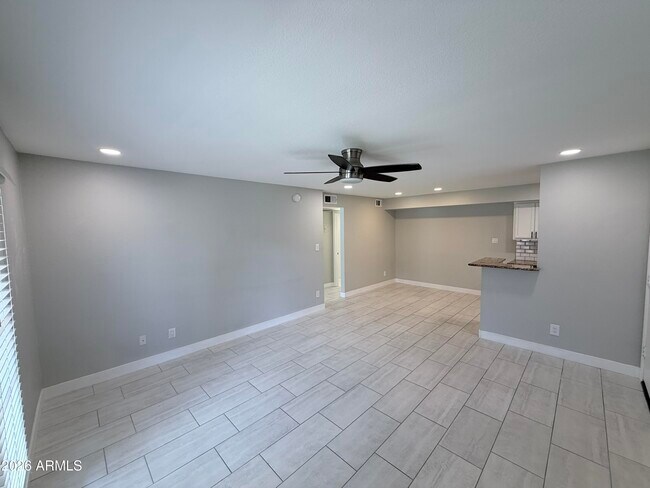 Foto del edificio - 5995 N 78th St